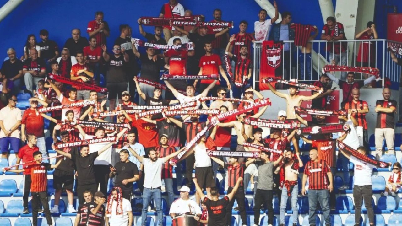 Gaziantep FK'de Taraftarlar İlk Kez İSTİFA dedi