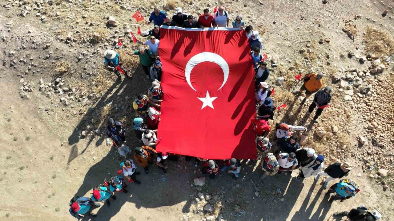 Göbeklitepe’ye cumhuriyet yürüyüşü