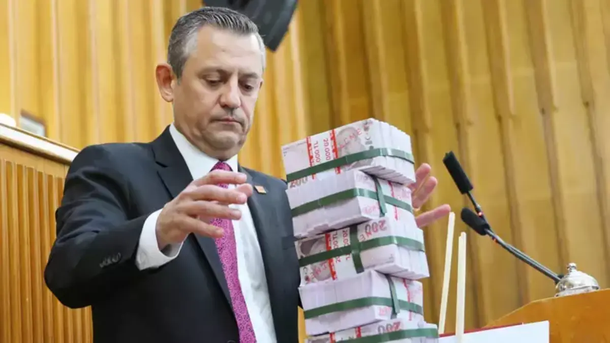 Özgür Özel, işverene yük olamadan asgari ücreti 30 bin lira yapacak formülü bulduğunu açıkladı