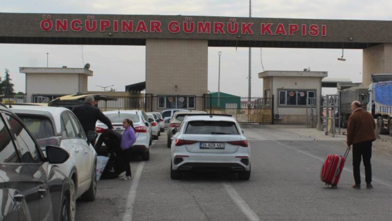 Gaziantep'ten Suriye'ye GÖÇ BAŞLADI! BİNLERCE SURİYELİ EVLERİNE DÖNÜYOR!