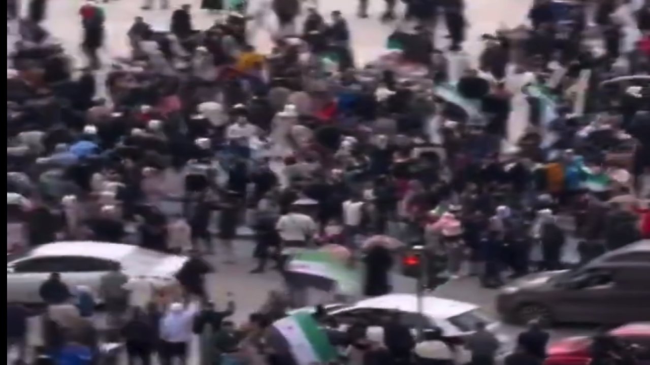 Gaziantep'teki Suriyelilier Sokaklara Döküldü