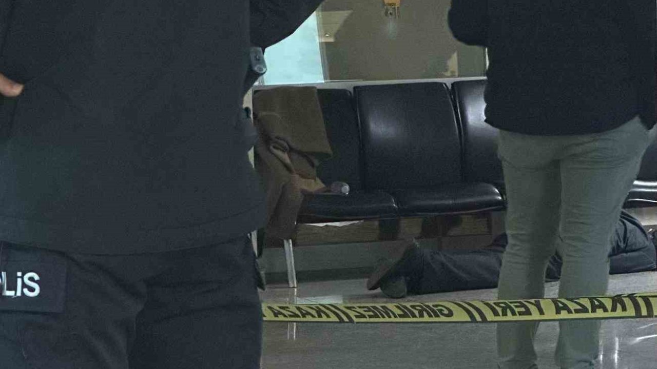 Gaziantep’te hastane acilinde emekli polis memuru yaşamına son verdi.