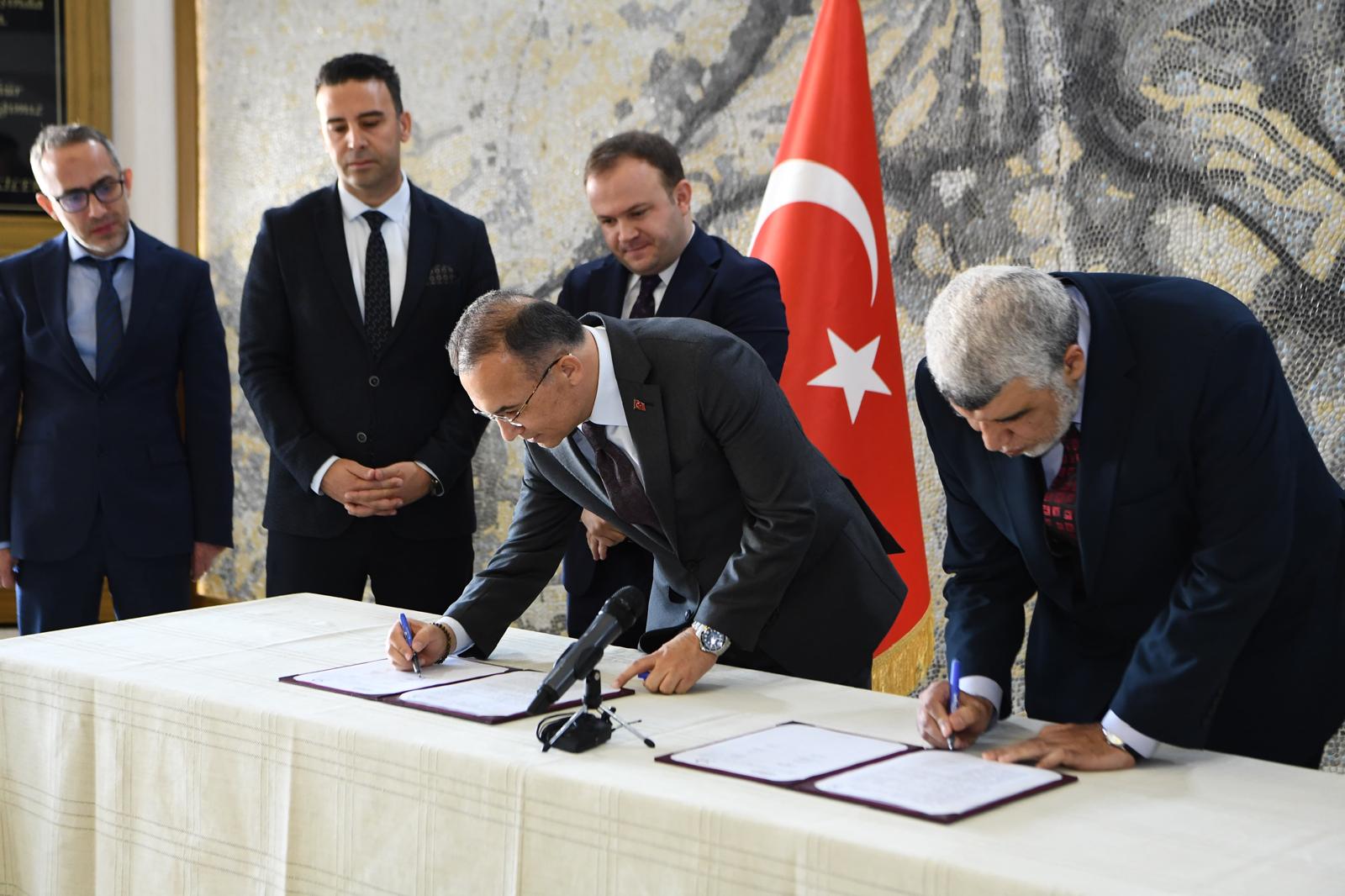 Katarlılar Gaziantep'te hayrına 40 dairelik o tesisi yapacak! İmzalar atıldı