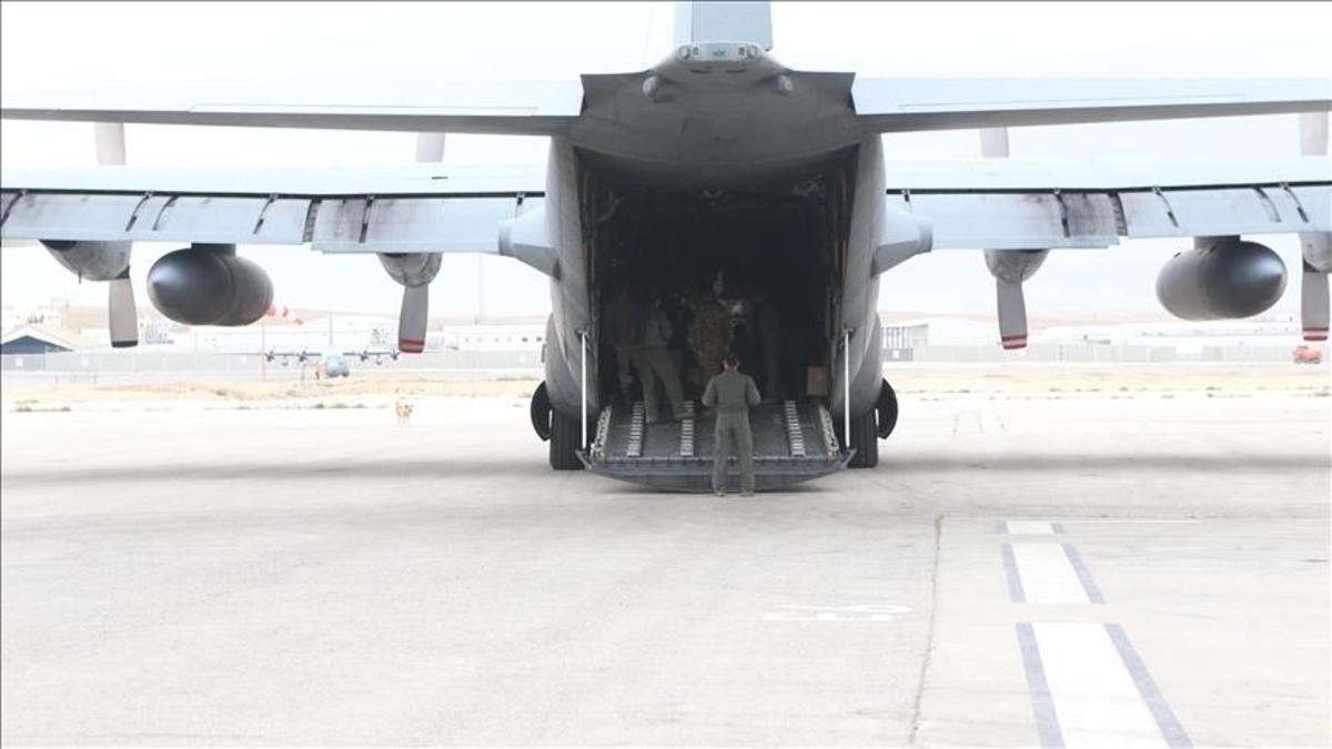 Katar Silahlı Kuvvetleri'ne ait uçak Gaziantep'e iniş yaptı! 30 ton destek