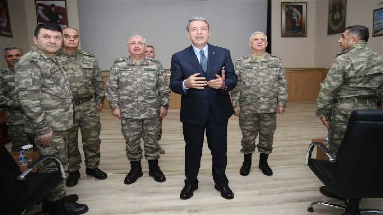 Bakan Akar ve kuvvet komutanları, Suriye sınırında (2)