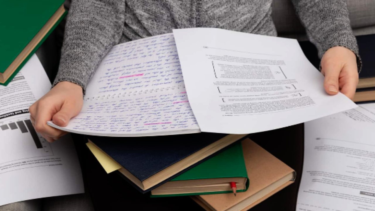 Tez Hazırlama Rehberi: Dikkat Edilmesi Gerekenler