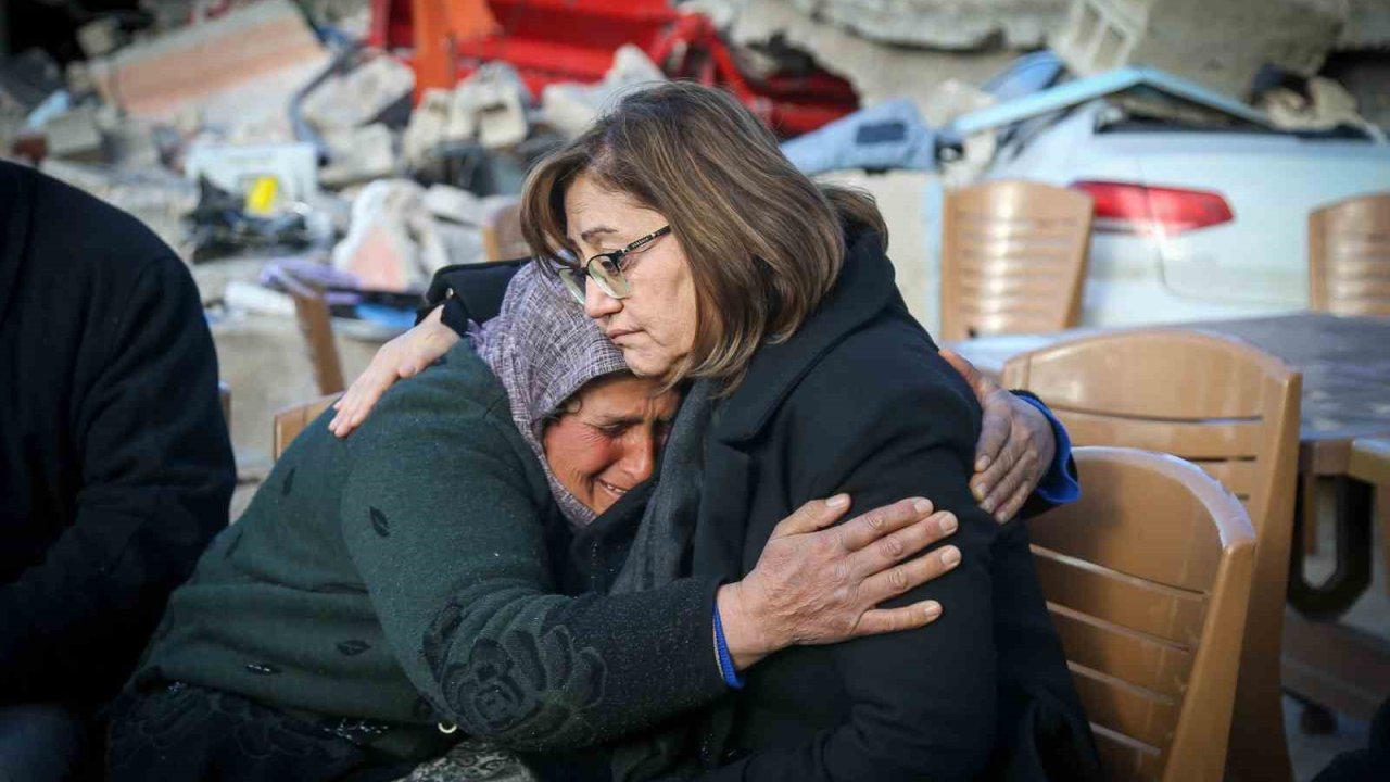 Başkan Şahin ve Gaziantep Büyükşehir Depremlerde İmkansızı Başardı