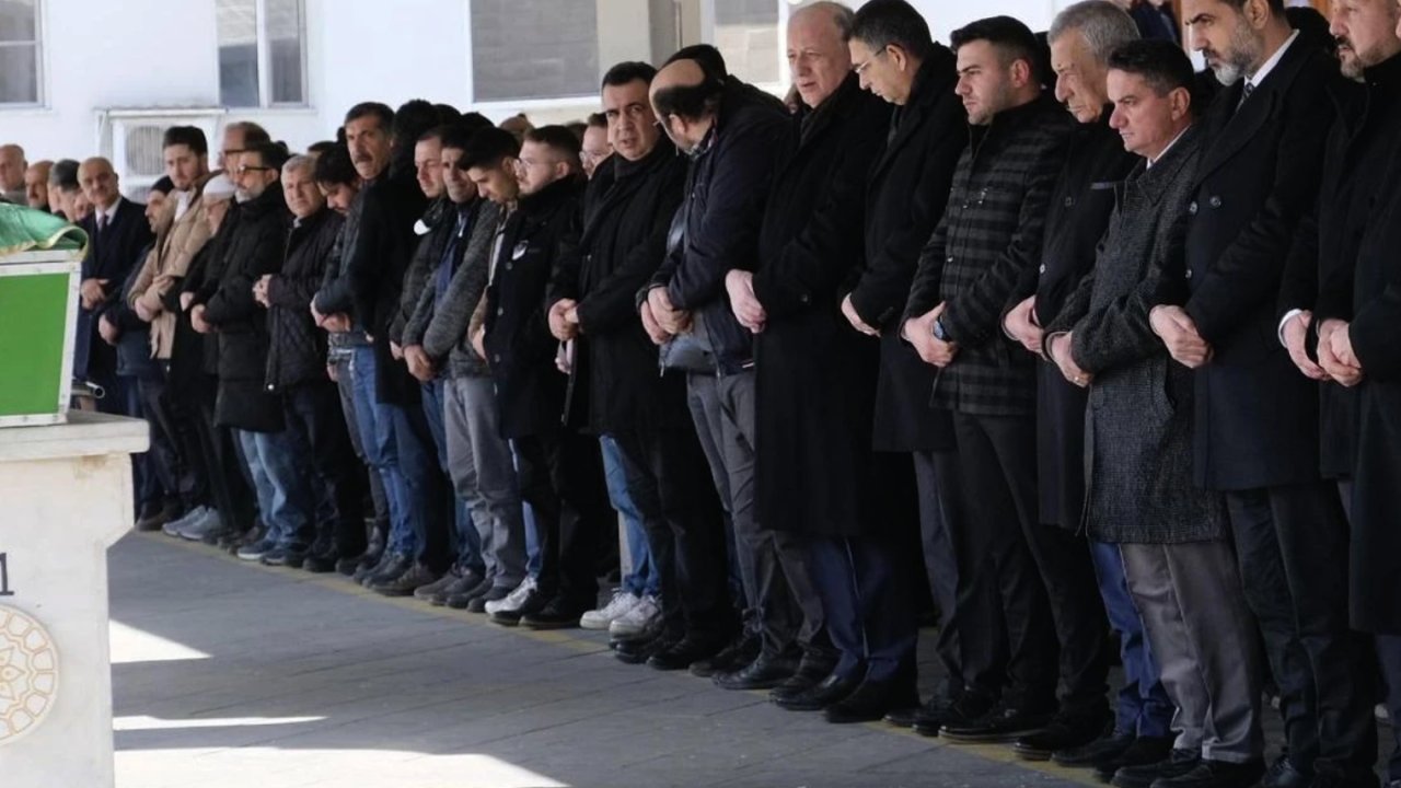 Gaziantep'in Yardım Sever İsmi Tekerlek Mehmet Son Yolculuğuna Uğurlandı