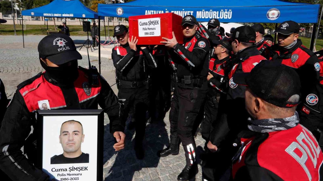 Babaya son bakış: Kazada hayatını kaybeden polis gözyaşlarıyla Gaziantep'e uğurlandı