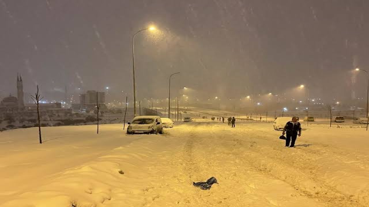 Son dakika! Gaziantep’te kar etkisini gösteriyor! Öğrenciler tatil haberi bekliyor!