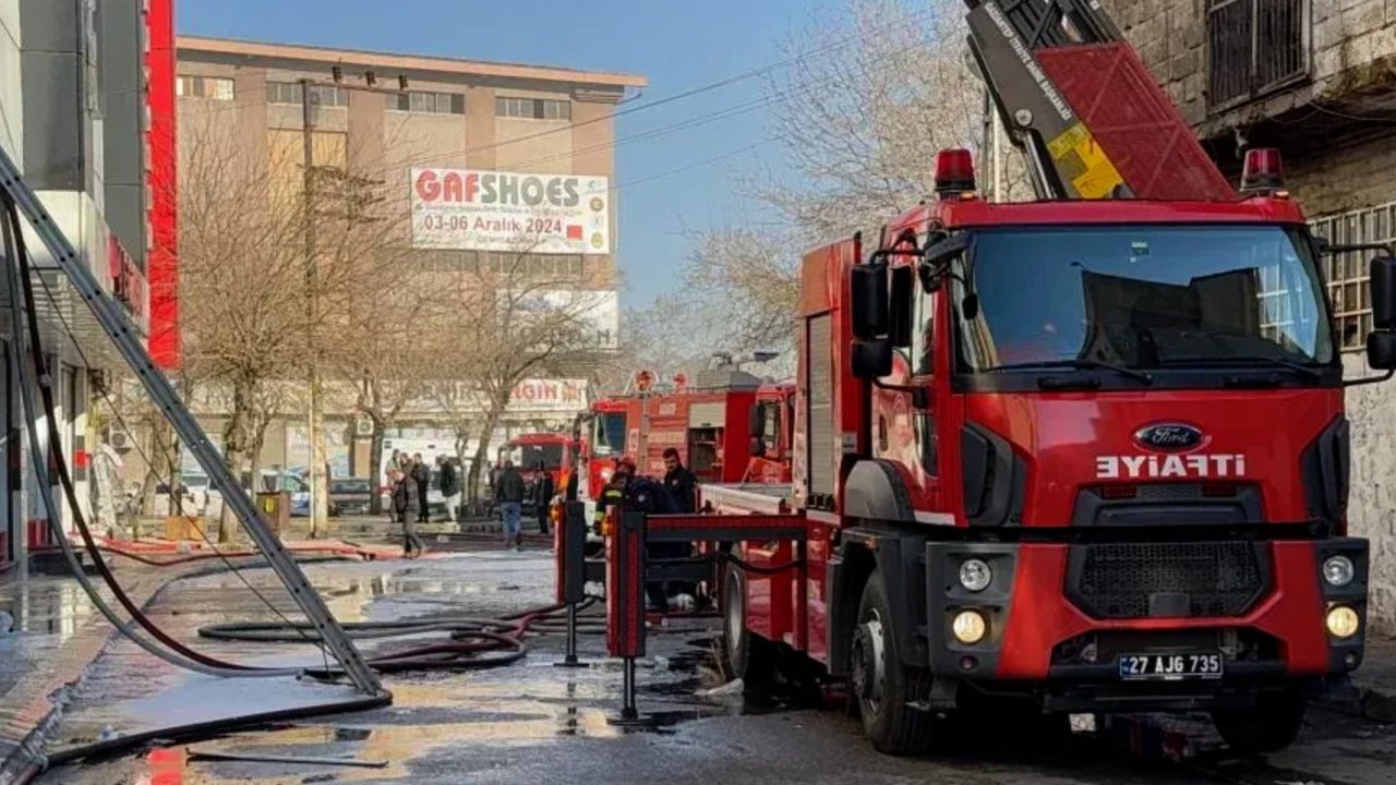 Gaziantep'te Ayakkabı Atölyesinde Büyük Yangın