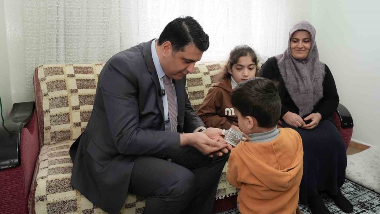 Başkan Yılmaz’dan engelli ailelere ziyaret
