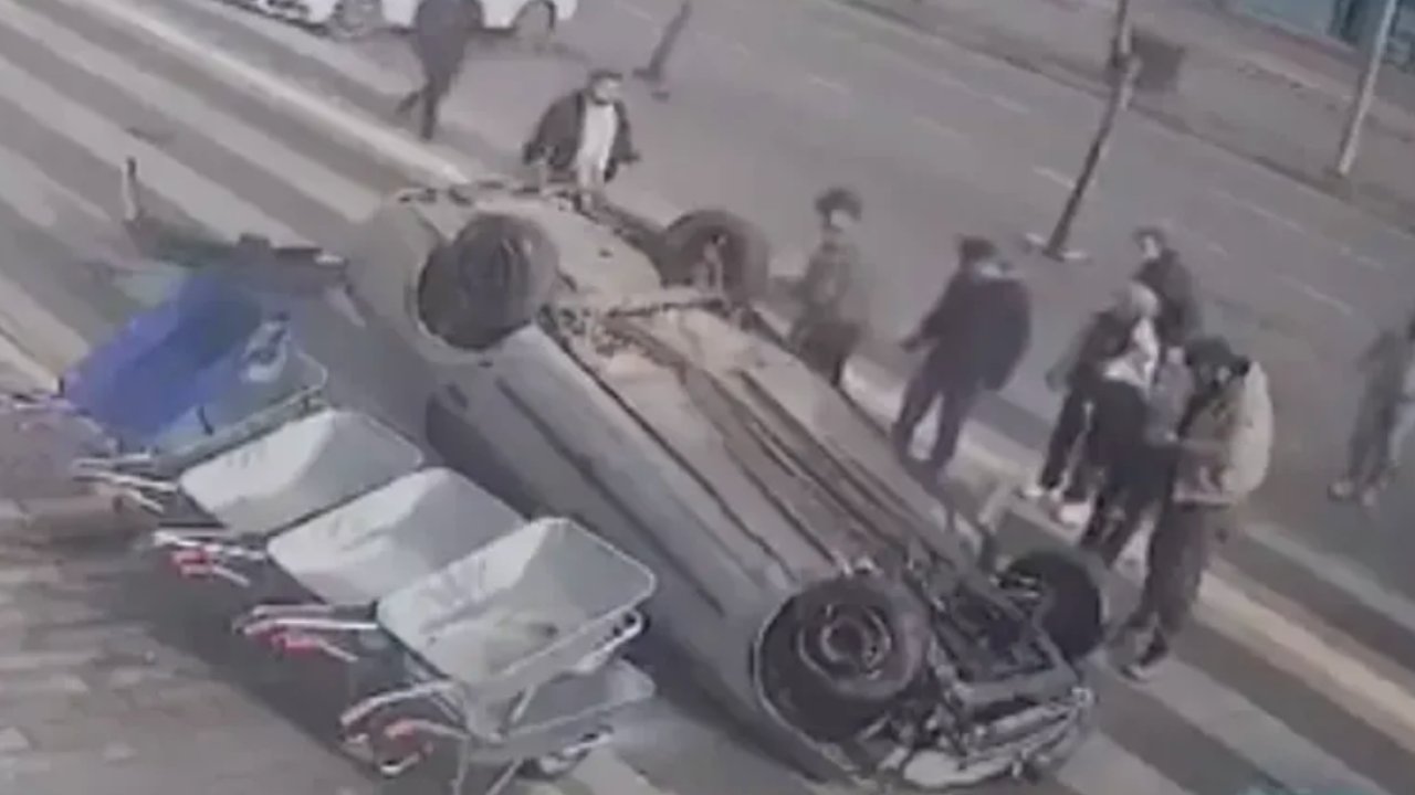 Gaziantep'te araç takla attı! Burnu Bile Kanamadan Kurtuldu