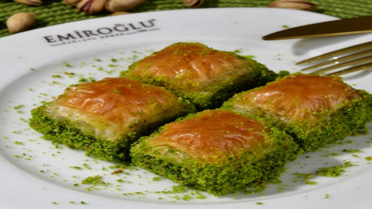 Baklavanın Efsane Lezzeti: Gelenekten Modern Tatlara Uzanan Mükemmel Bir Tat