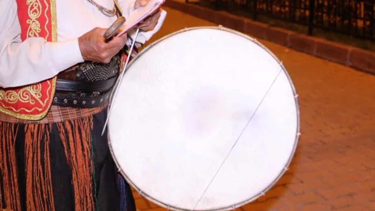 Gaziantep'te Muhtarların Ramazan Davulcusu Oyunu: '100 Bin TL İstiyorlar Mı?'