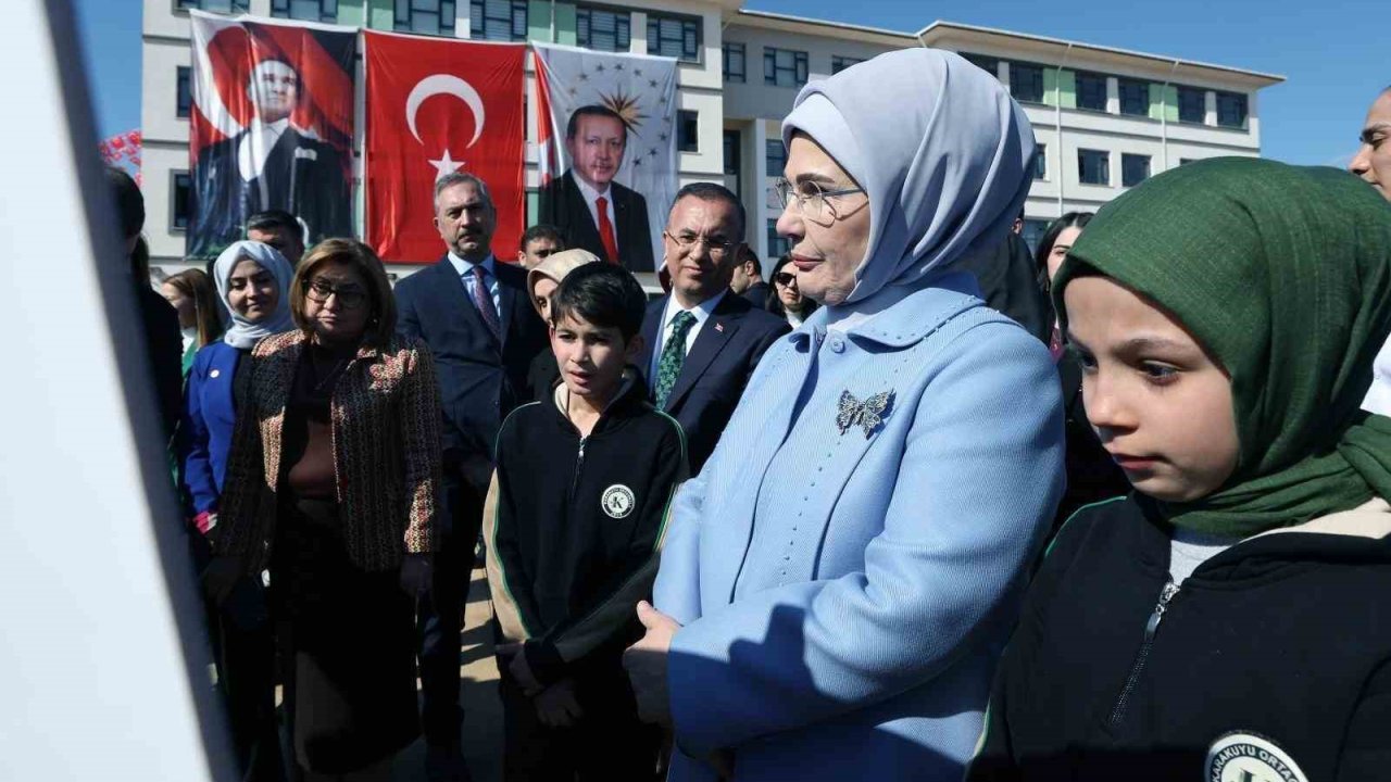 Emine Erdoğan Rüzgarı Gaziantep'te Esti! Dev Kütüphane Açıldı....