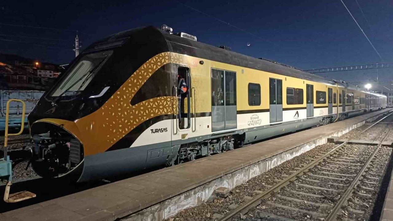 GAZİRAY’a yerli ve milli güç: Yeni tren setleri yola çıktı