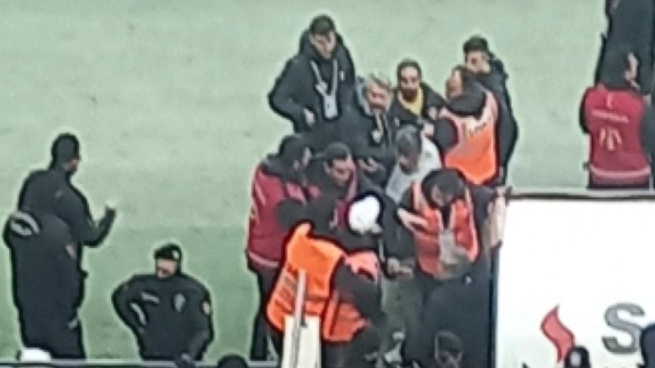Gaziantep FK - Eyüpspor Maçında Can Yakan Olay! Futbolcular Top Toplayan Çocuğa Saldırdı
