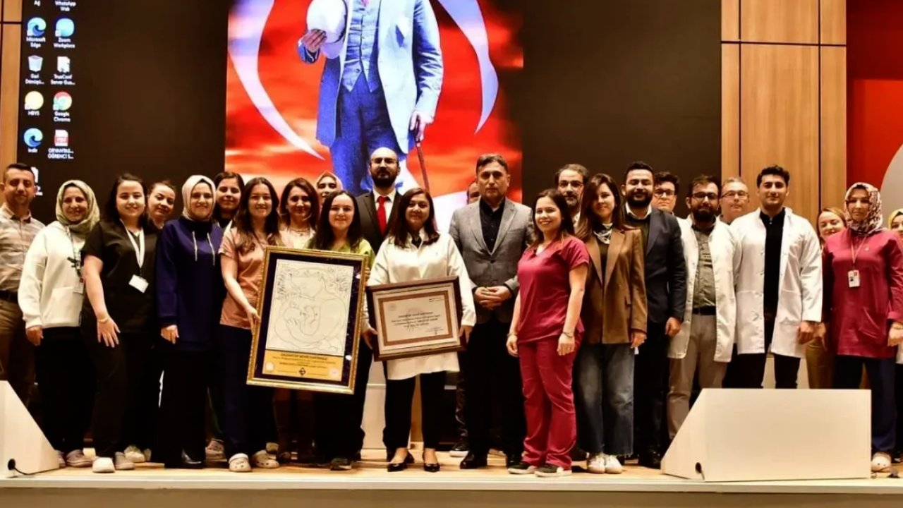 Gaziantep Şehir Hastanesi "anne dostu" ve "bebek dostu" unvanlarını aldı