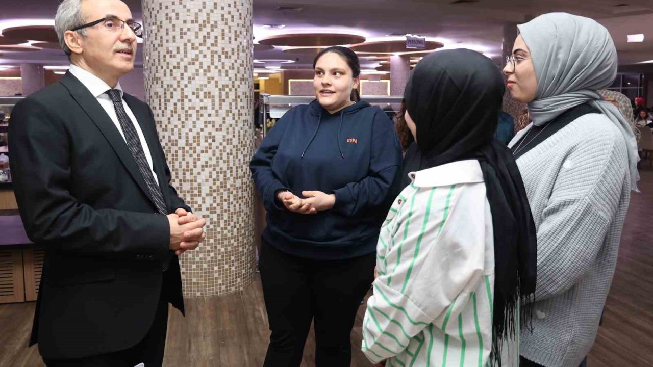 GİBTÜ öğrenci geleneksel iftarı yoğun katılımla gerçekleşti