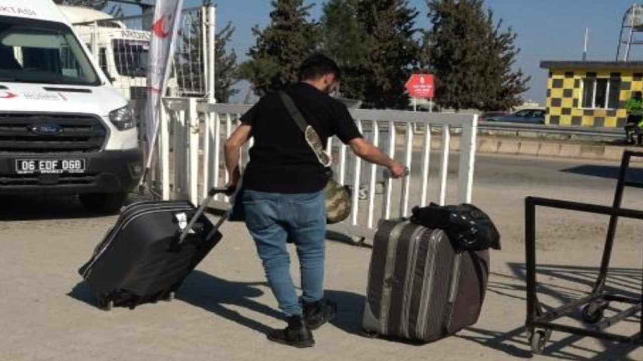 Gaziantep'ten Suriye'ye Göç Devam Ediyor