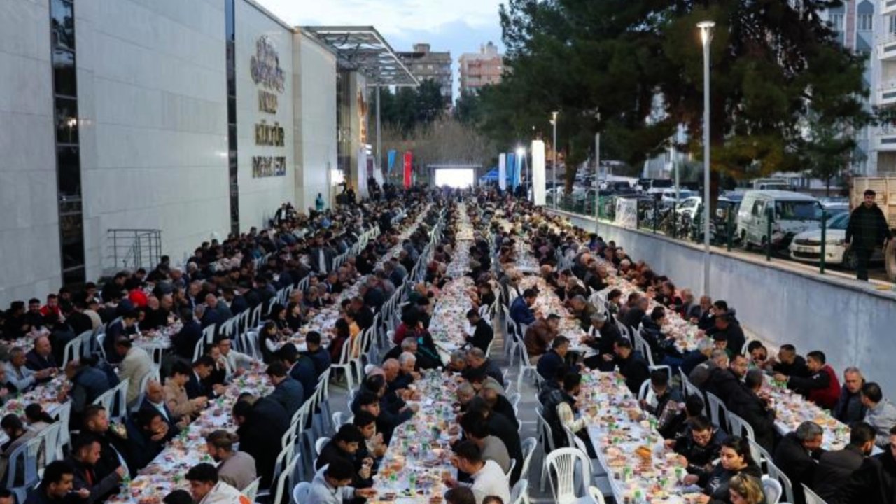 Ak Parti'den Nizip'te Büyük İftar Buluşması