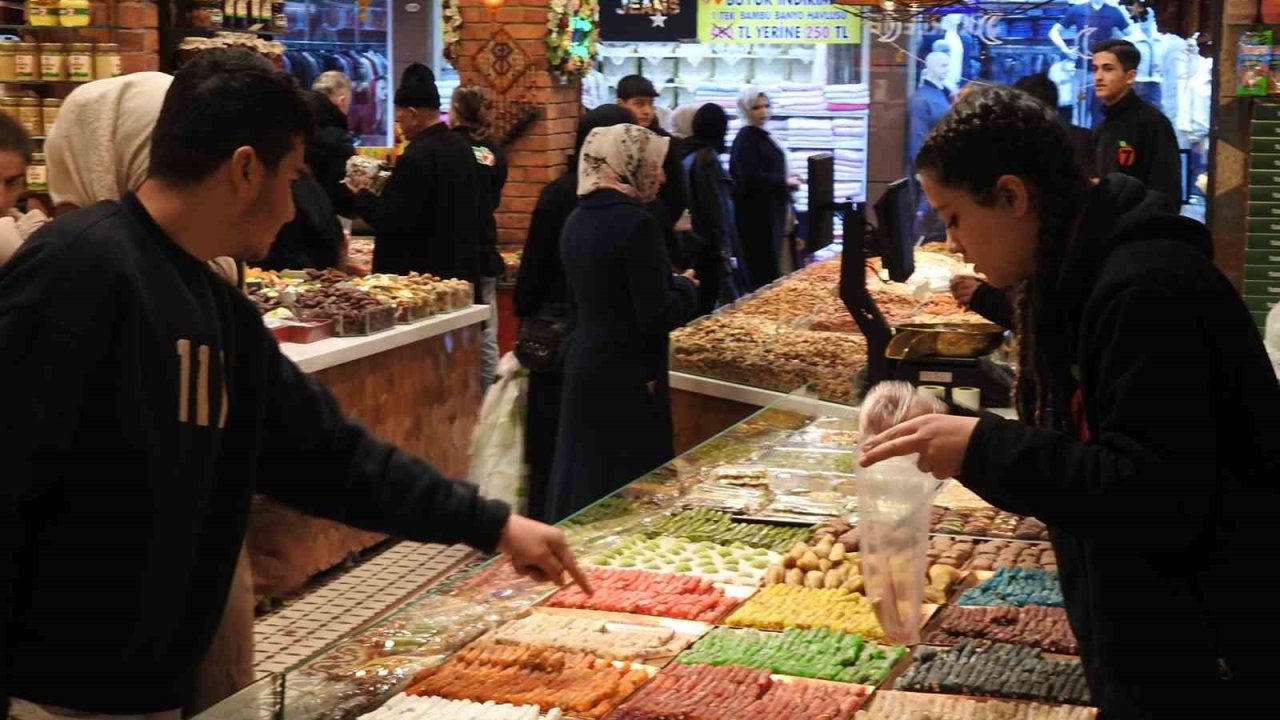Rengarenk bayram şekerleri Gaziantep'te tezgahlarda yerini aldı! Fiyatları Ne Kadar?