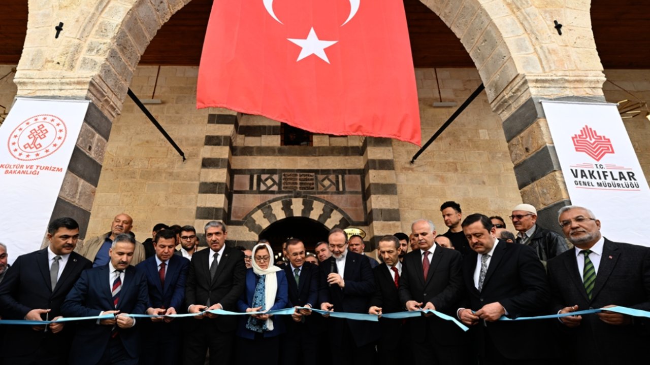 Gaziantep'in 500 Yüz Yıllık Alaybey Camisi Yeniden İbadete Açıldı