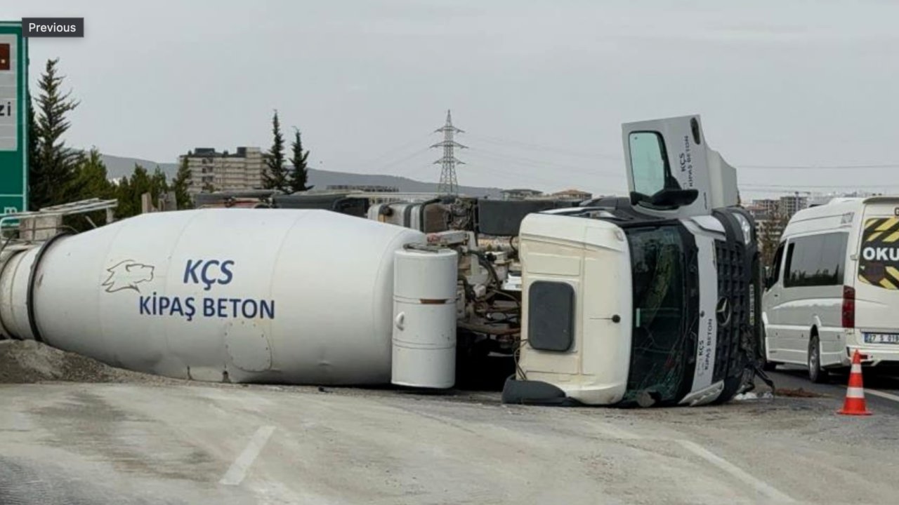 Gaziantep Trafiği Felç! Ünlü Holding'e ait beton mikseri devrildi!