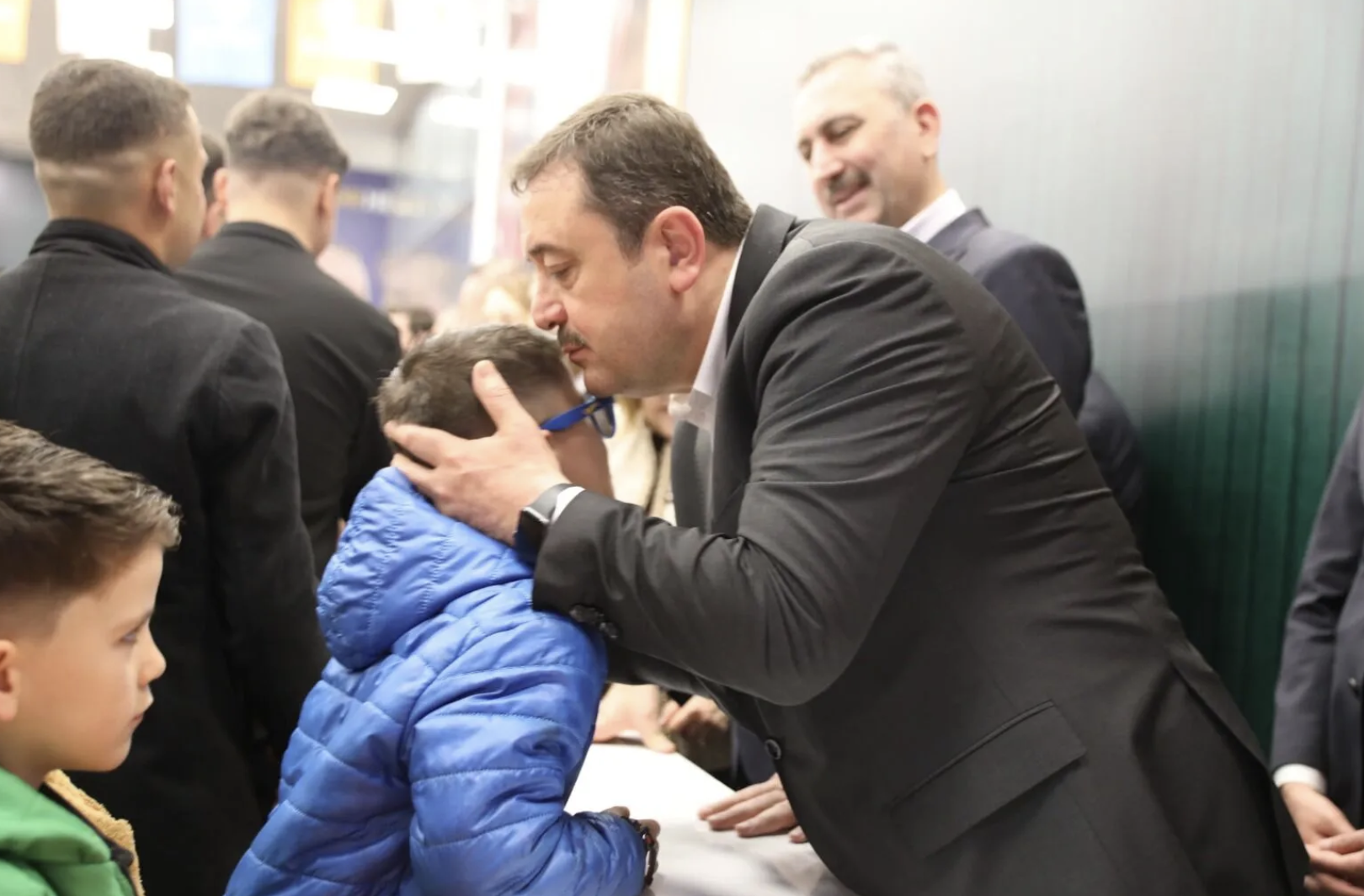 AK Parti Gaziantep’te Ramazan Bayramı Coşkusu: Bayramlaşma Töreni Yoğun Katılımla Gerçekleşti