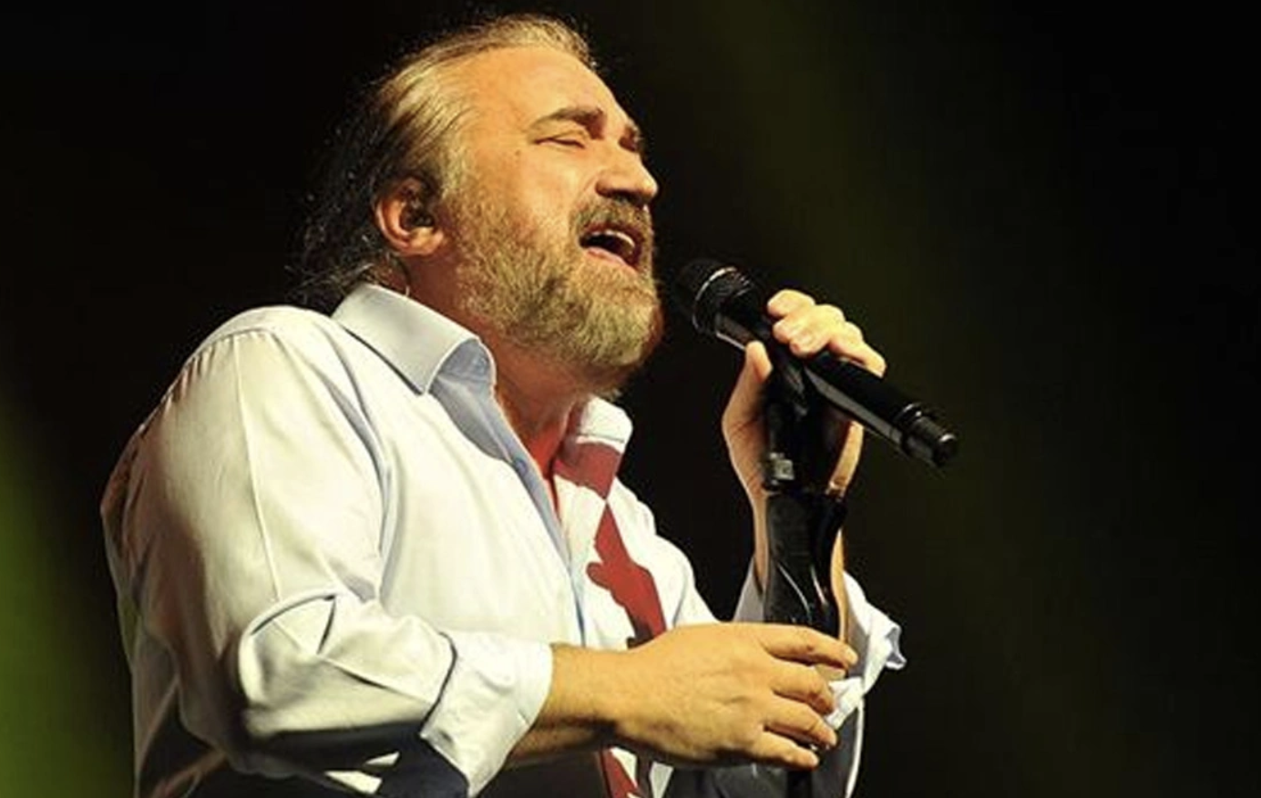 Volkan Konak'ın Ani Ölümü Sanat Dünyasını Yasa Boğdu! Ünlülerden Peş Peşe Duygusal Mesajlar