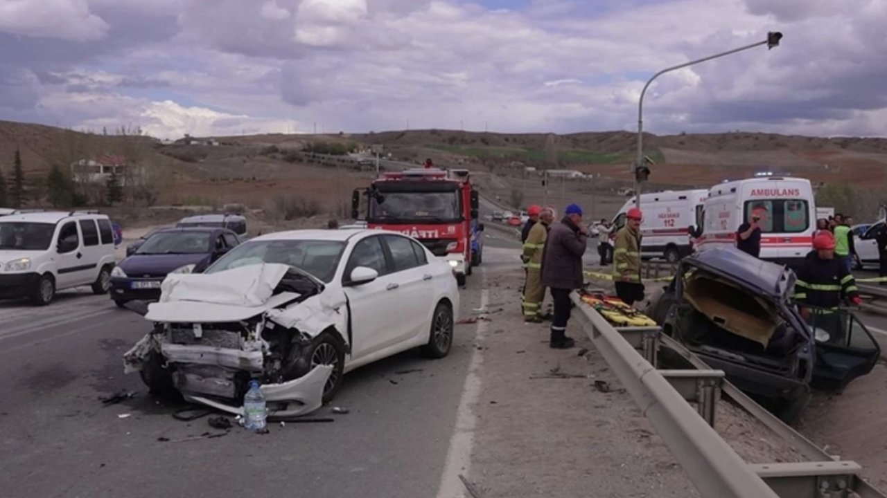 Bayram Tatilinin İlk 3 Gününde Trafik Kazaları: 27 Kişi Hayatını Kaybetti, 3.619 Kişi Yaralandı