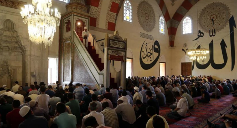 4 Nisan 2025 Cuma Hutbesi: "Güçlü Bir Toplumun İnşasında Anne Babanın Rolü"