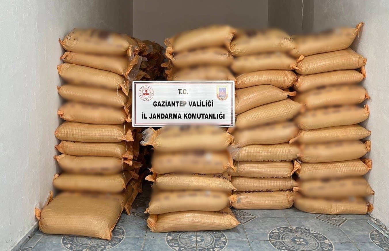 Gaziantep’te milyonluk sahte gübre ele geçirildi