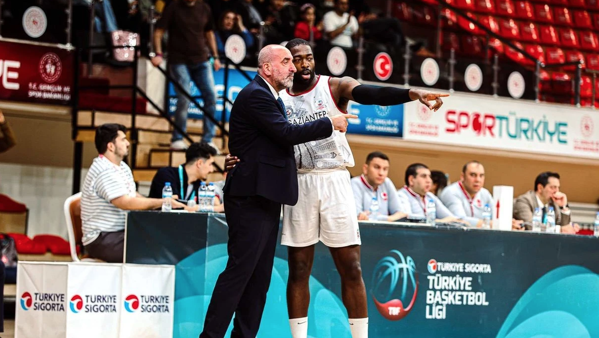 Gaziantep Basketbol Play-Off Yolunda Önemli Bir Galibiyet Aldı: Baş Antrenör Şemsettin Baş'tan Açıklamalar
