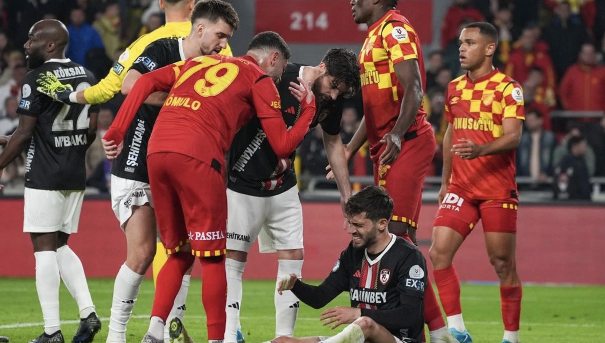 Arda Kızıldağ, Göztepe Maçında Zorlu Anlar Yaşadı