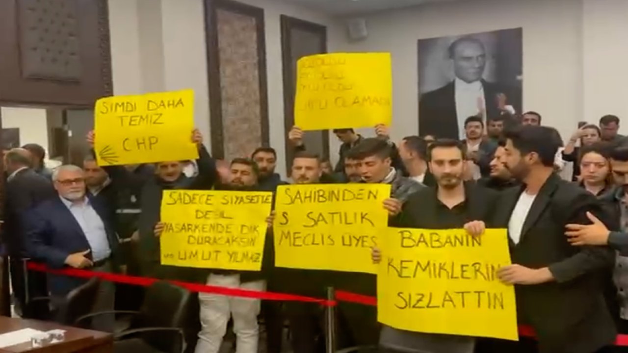 Şehitkamil Belediyesi Meclisi Karıştı! Büyük Protesto