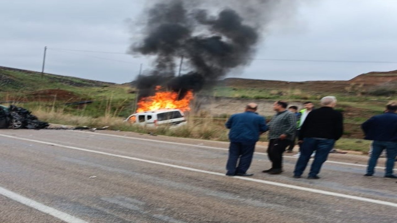 Gaziantep’te Feci Kaza: Otomobille Çarpışan Hafif Ticari Araç Alev Aldı — 2 Ölü, 2 Yaralı