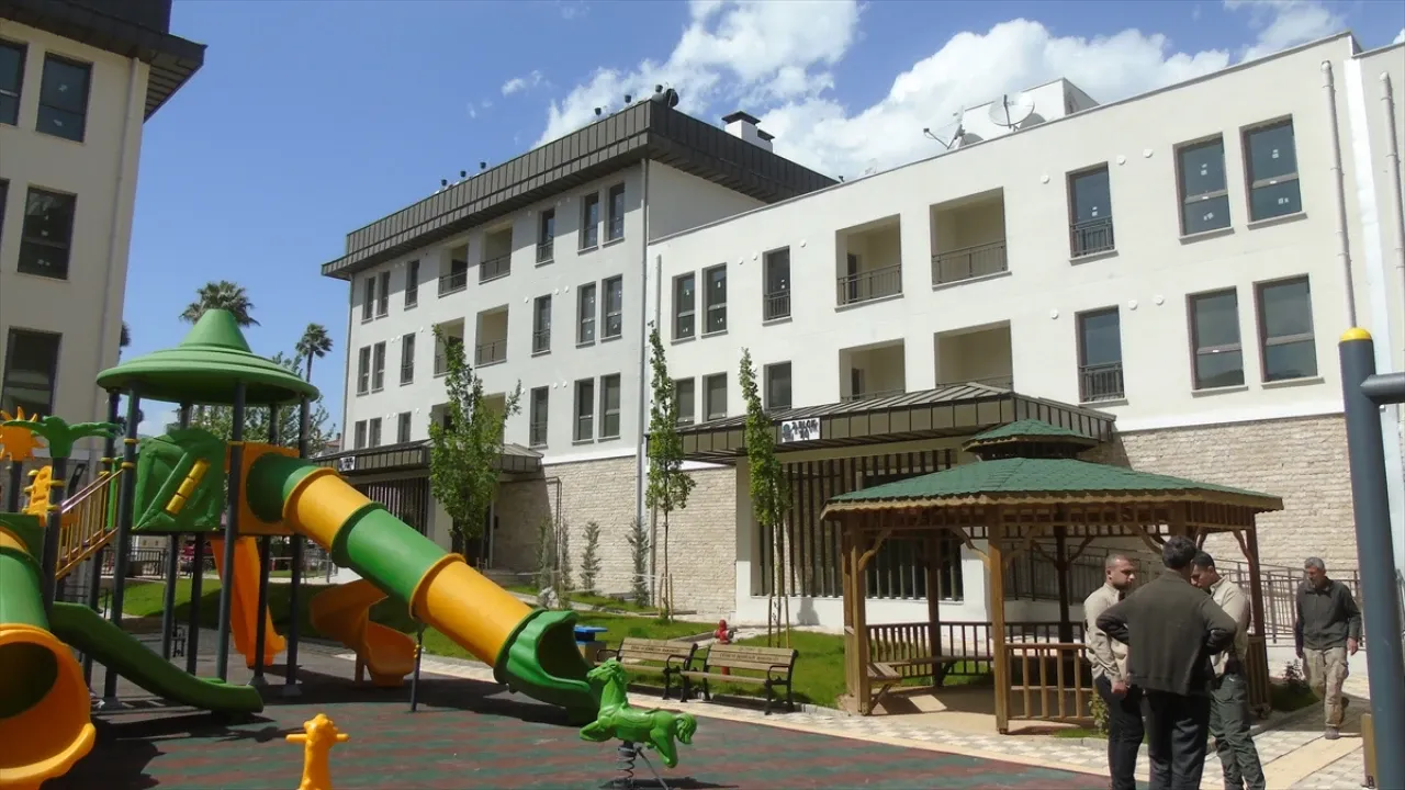 İslahiye’de Deprem Konutları ve İşyerleri Teslim Edildi: Hak Sahipleri Yeni Yuvalarına Kavuştu