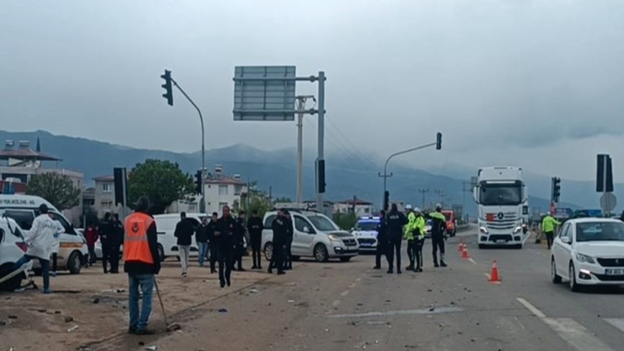 Gaziantep'te tırla otomobil çarpıştı: 2 kişi öldü