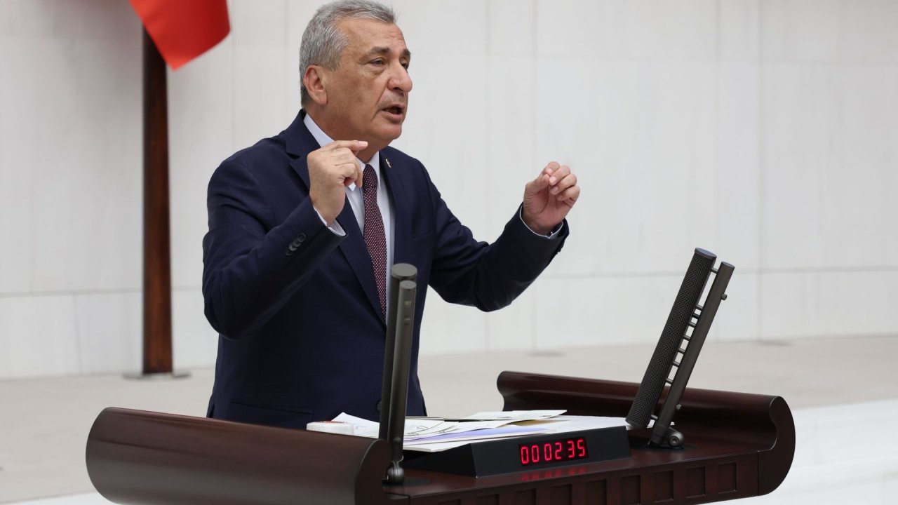 Hasan Öztürkmen, Gaziantep’i Etkileyen Zirai Donu Meclis Gündemine Taşıdı
