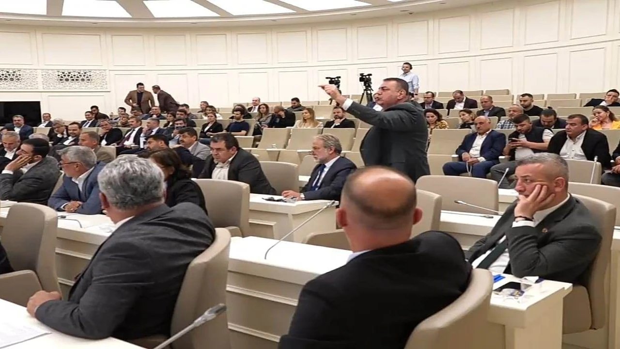 Gaziantep Büyükşehir Belediyesi Meclisinde Tartışma