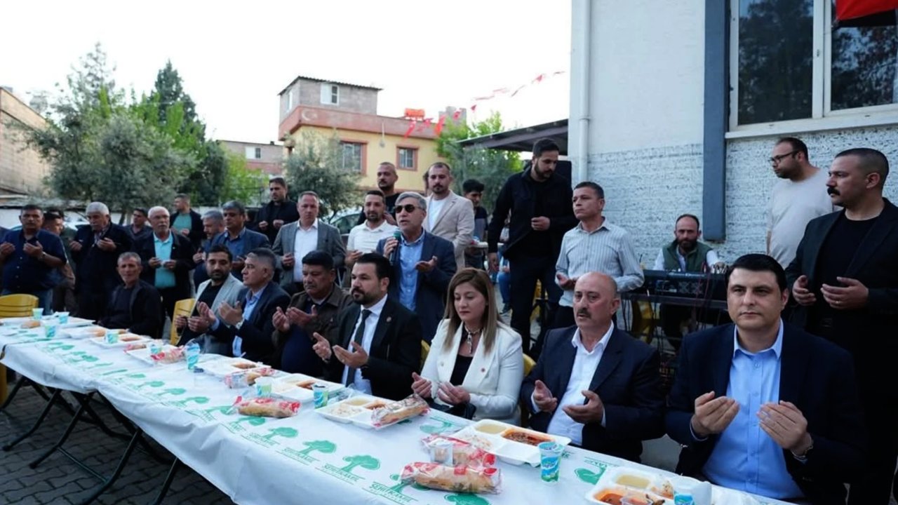 Gaziantep Umut Yılmaz'ın Bu Resmini Konuşuyor. CHP'de İki Fire Daha mı?