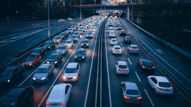 Yasak Resmen Başladı! Binlerce Araç Trafiğe Çıkamayacak