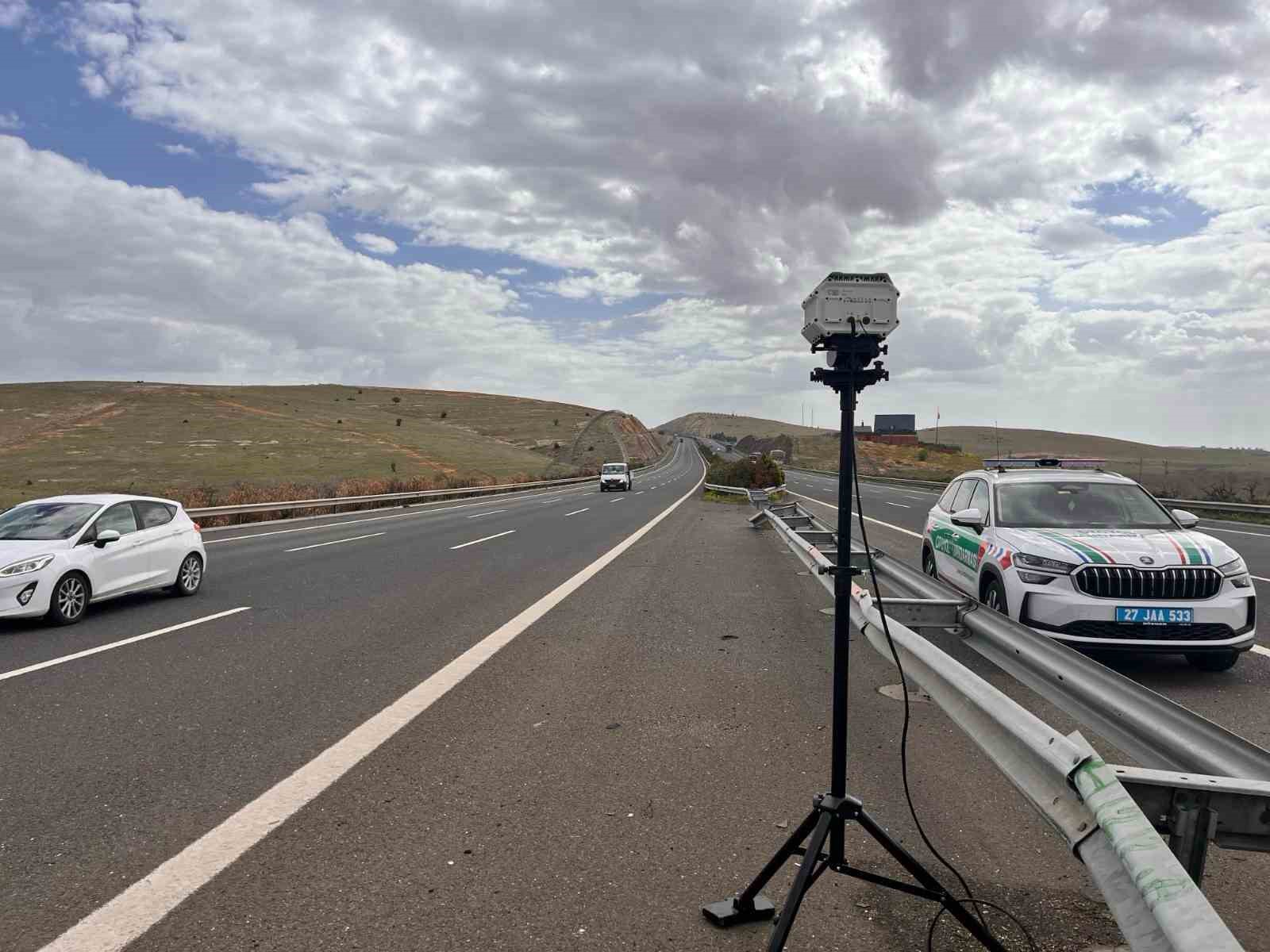 Gaziantep’te jandarmadan 63 araca radar cezası