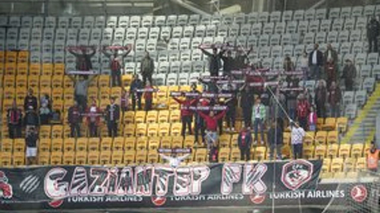 Gaziantep FK Taraftarları İstanbul’dan Üzgün Döndü: Hakem Kararlarına Büyük Tepki!