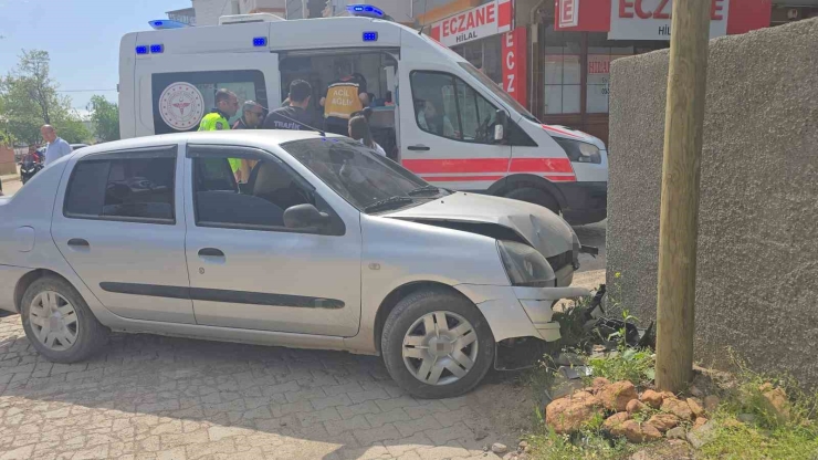 Gaziantep’te feci kaza! Duvara çarpan otomobilde 5 kişi yaralandı