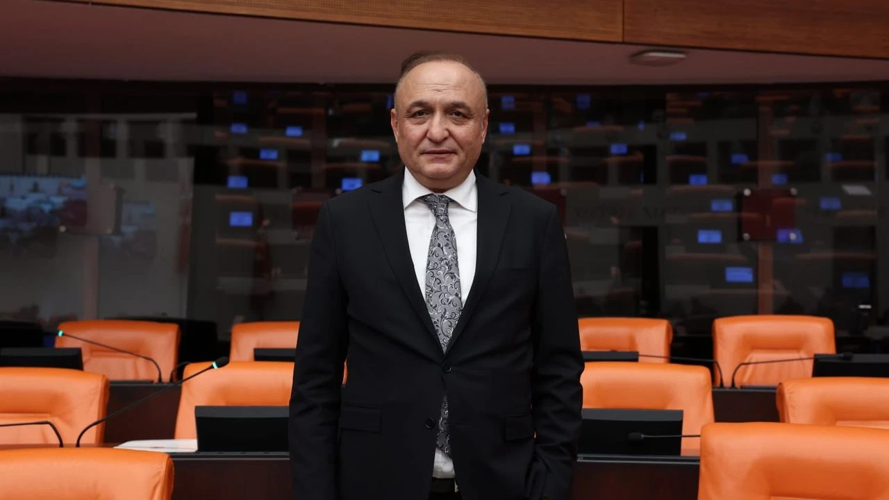 Gaziantep'te Kredi Kartı Patlaması: Vatandaş Borçla Yaşıyor, Ekonomi Alarm Veriyor!
