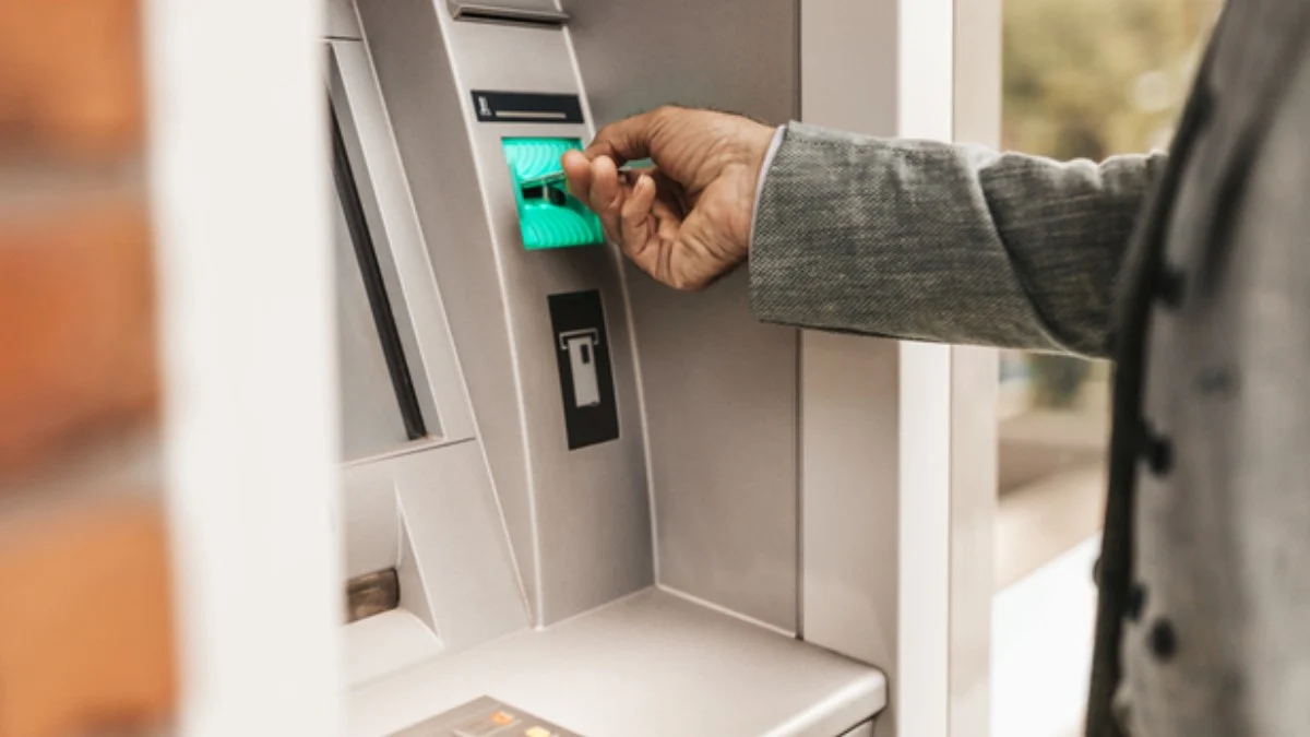 ATM’lerde Telefon Yasağı Başladı