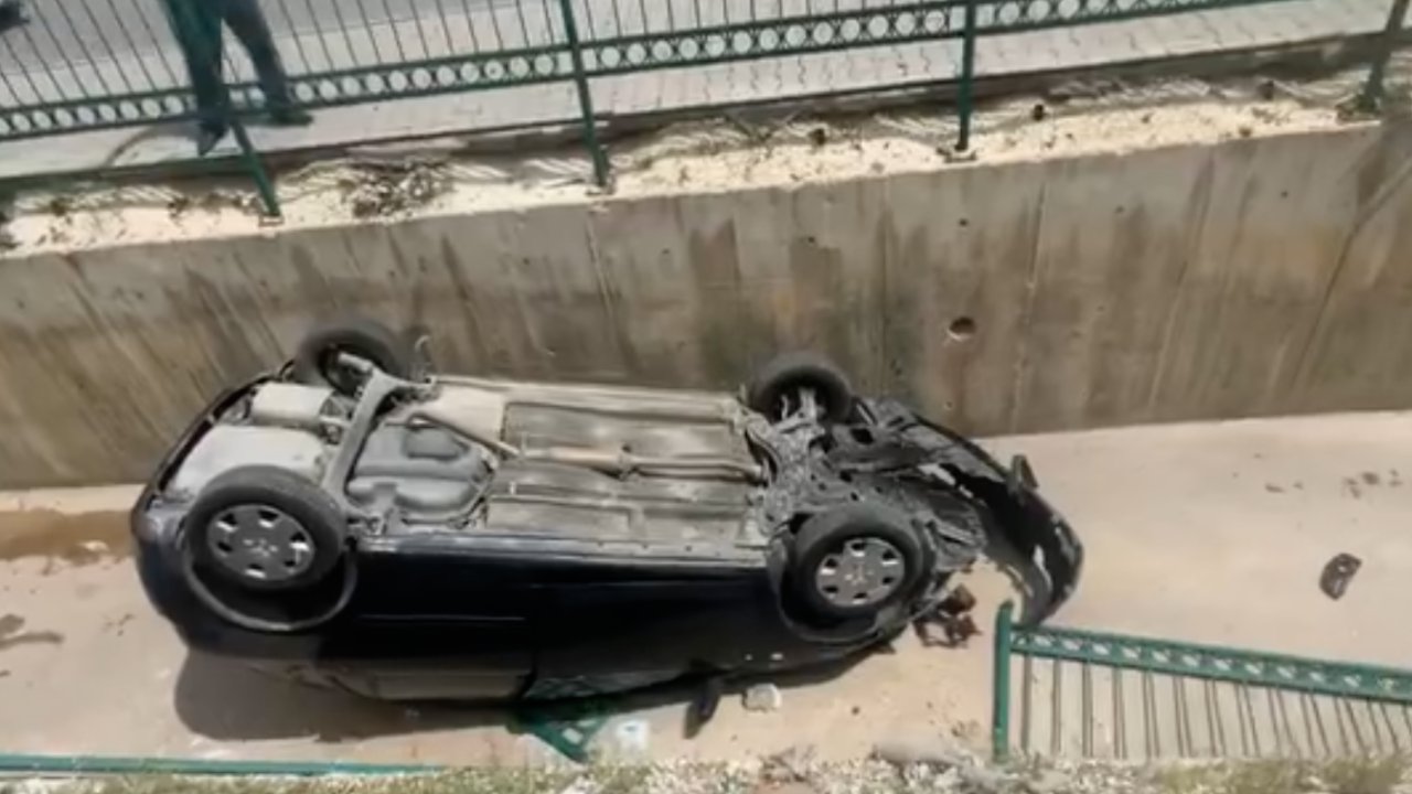 Gaziantep'te Buraya Çözüm Yok Mu! Otomobil Su Kanalına Uçtu...